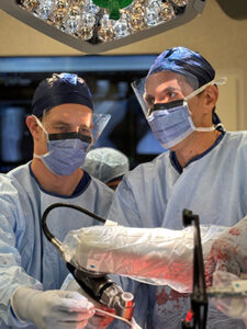 Mr Scott Tulloch orthopaedic surgeon using MAKO robot